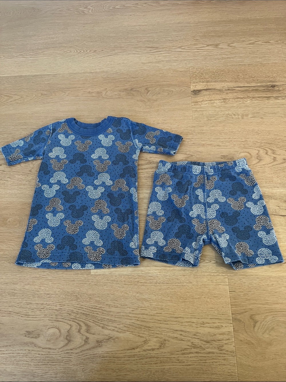 Hanna Andersson organic cotton Disney pajama set, size 6-7, Mickey